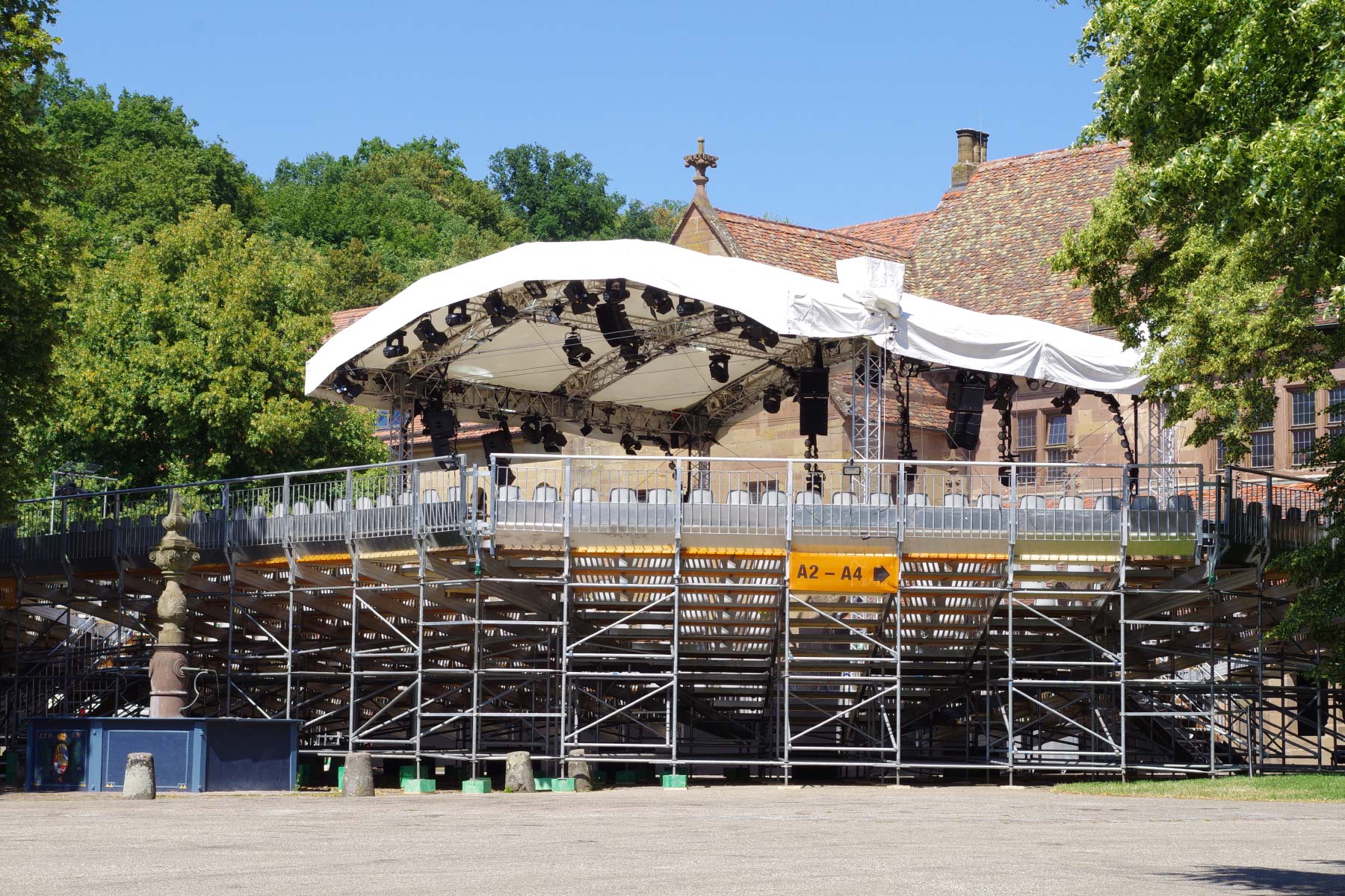 Bender Tribünen, Bühnen und Stadien für Kultur Veranstaltungen Events384